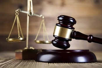 le marteau et la balance de la justice