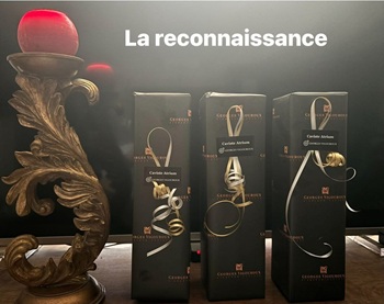 trois bouteilles de Champagne